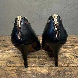Aldo Black Leather Back Zip Gold Zipper Stiletto Pump Women's 8.5 EUR 39
